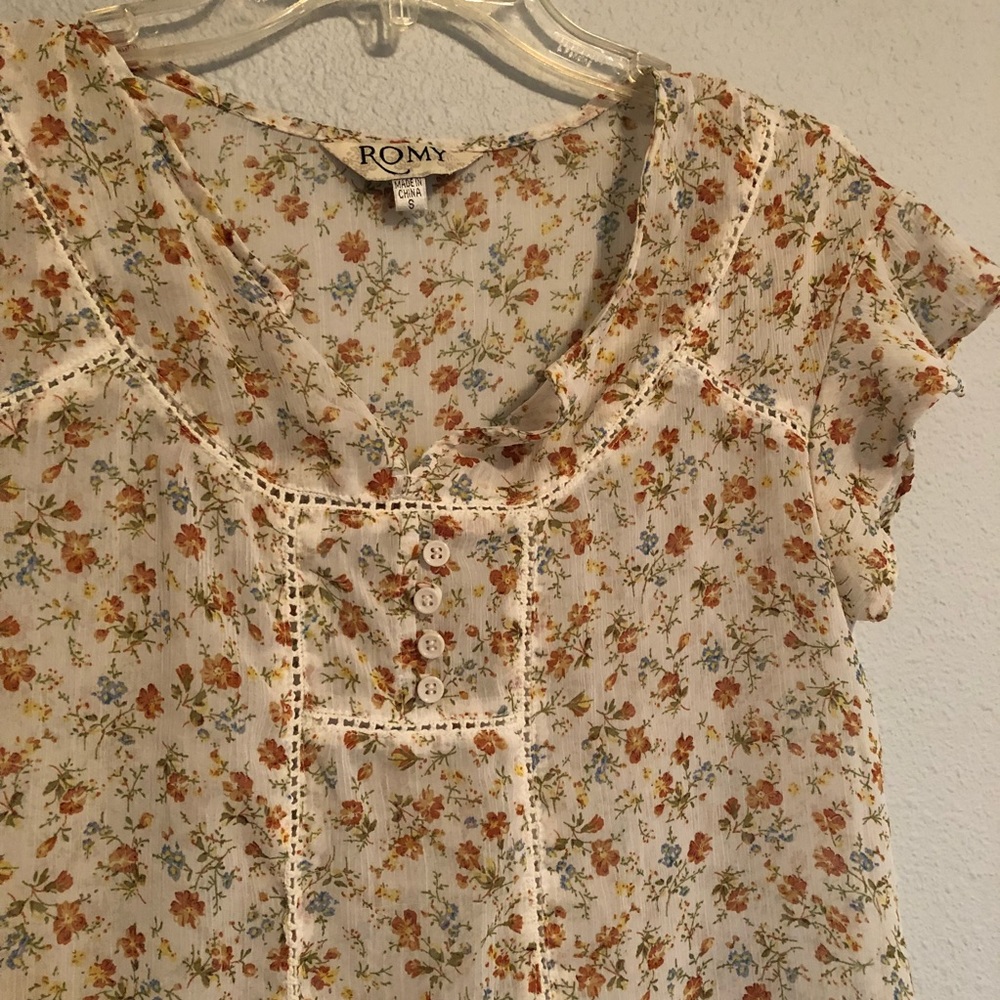 floral chiffon top - Picture 4 of 8